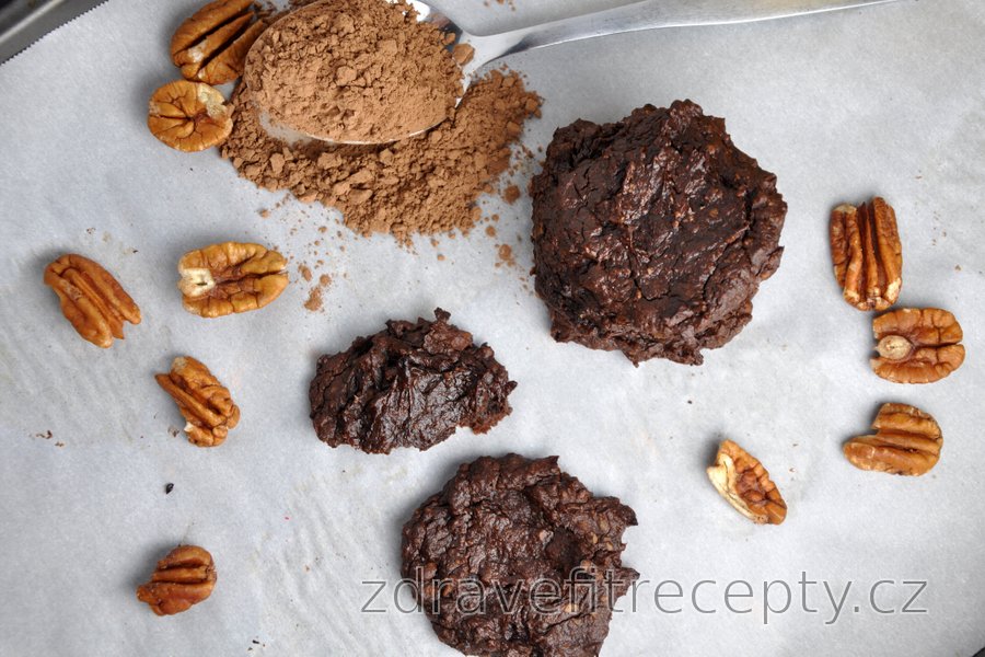 Avokádovo-kakaové cookies bez mouky