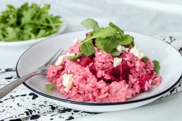 Rizoto s červenou řepou a kozím sýrem