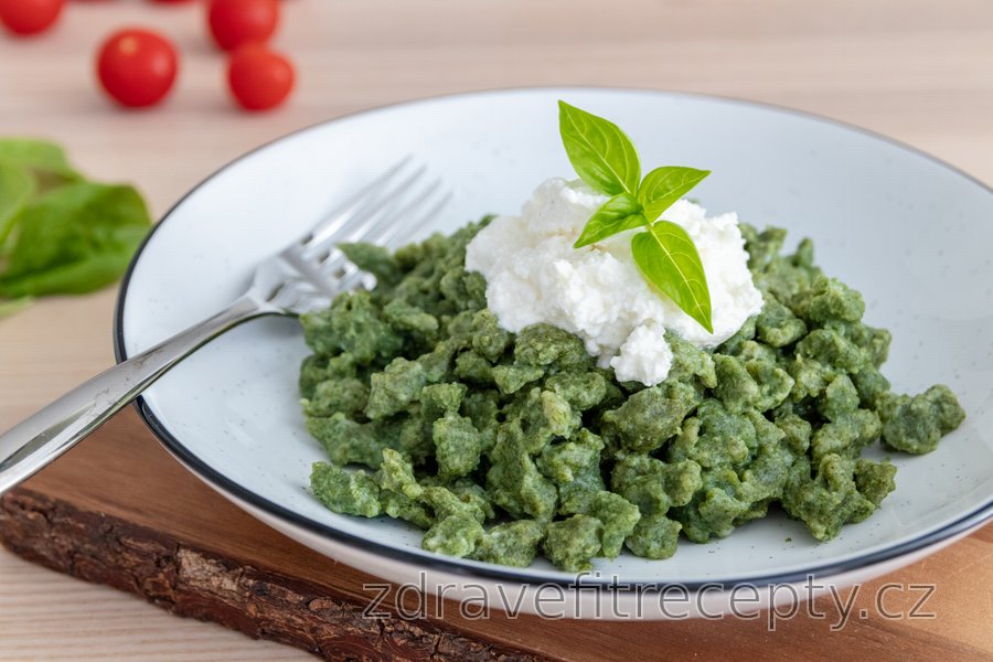 Špenátové halušky ze špaldové mouky s brynzou a tvarohem