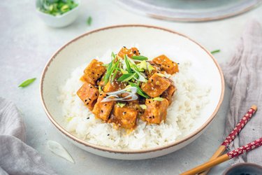 Tofu v pomerančové omáčce (veganské)