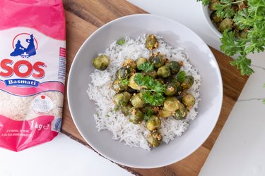 Rychlá růžičková kapusta v hořčicovo-medové omáčce s basmati rýží